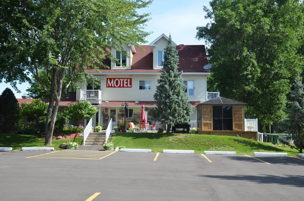 Motel Derfal Repentigny Extérieur photo